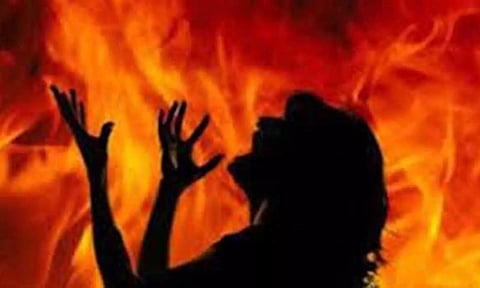 தீ விபத்தில் தொழிலாளி உடல் கருகி சாவு