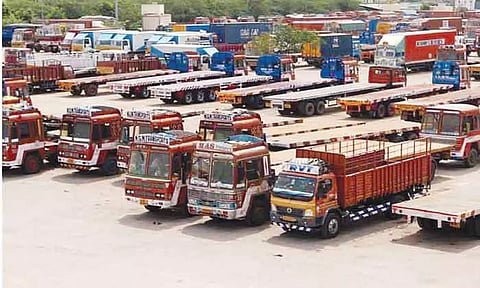 கல்குவாரி, கிரஷர் மற்றும் லாரி உரிமையாளர்கள் வேலை நிறுத்தம்