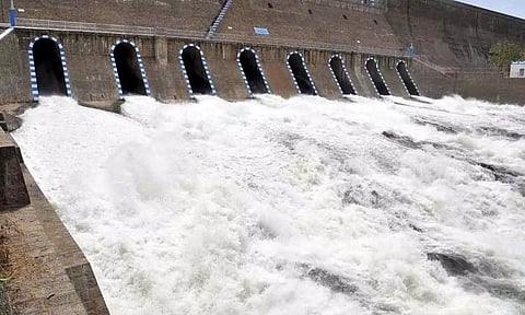 மேட்டூர் அணையில் இருந்து டெல்டா பாசனத்திற்கு தண்ணீர் திறப்பு- 11 ஆயிரம் கன அடியாக அதிகரிப்பு