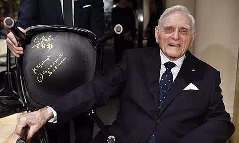 லித்தியம் பேட்டரியை கண்டுபிடித்த விஞ்ஞானி 100-வது வயதில் மரணம்