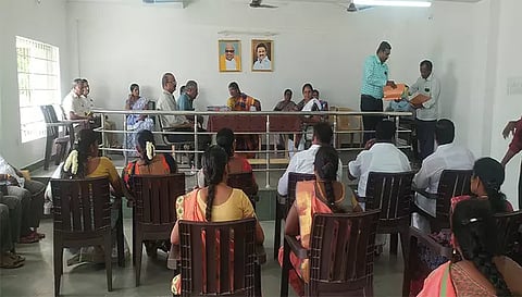 ஊராட்சி ஒன்றிய குழு கூட்டம் நடைபெற்ற போது எடுத்த படம். 