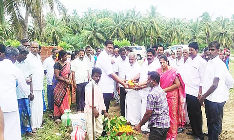 ரேசன் கடை அமைக்க அடிக்கல் நாட்டு விழா