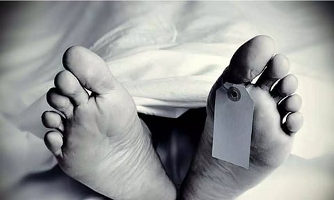 மோட்டார் சைக்கிள் மோதி கிளீனிர் சாவு