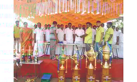 பள்ளி மாணவர்களுக்கு கபடி போட்டி