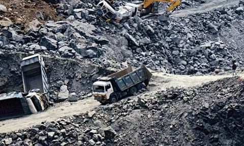 தமிழகம் முழுவதும் 3-வது நாளாக கல் குவாரிகள் வேலை நிறுத்தம்: கட்டுமான பணிகள் பாதிப்பு