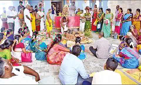 யாகம் நடந்தபோது எடுத்தபடம்.