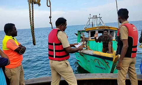 ராமநாதபுரம் மாவட்ட கடலோர பகுதியில் 2-வது நாளாக பாதுகாப்பு ஒத்திகை