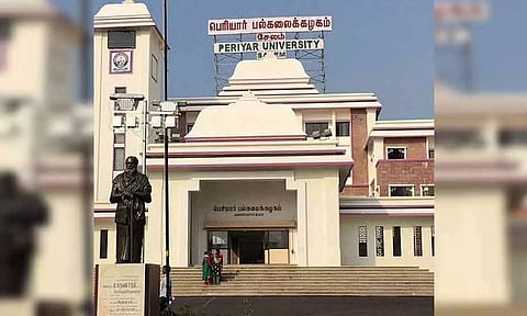 கறுப்பு உடை விவகாரம்: சேலம் பெரியார் பல்கலைக்கழக நிர்வாகம் மீது போலீசில் புகார்