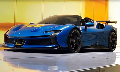 1016 ஹெச்பி பவர் கொண்ட ஃபெராரி சூப்பர் கார் அறிமுகம்!