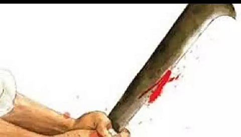 முதியவருக்கு அரிவாள் வெட்டு