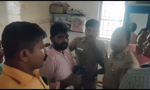 பொதுமக்கள் பிடியில் சிக்கிய இஸ்மாயில்.