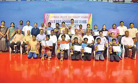 பேட்ரிக் பள்ளியில் டேபிள் டென்னிஸ் சாம்பியன்ஷிப் போட்டி பரிசளிப்புவிழா நடந்த போது எடுத்த படம்.