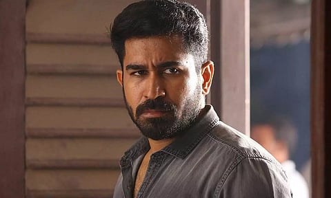 யார் நீ.. இணையத்தை கலக்கும் விஜய் ஆண்டனி பாடல்