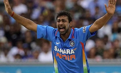 கார் விபத்தில் சிக்கிய இந்திய அணியின் முன்னாள் வீரர் பிரவீன் குமார்