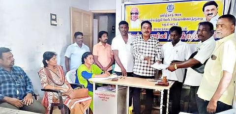 கமுதி வருவாய் ஆய்வாளர் குடியிருப்பில் சிறப்பு கணினி திருத்த முகாம் நடைபெற்றது.