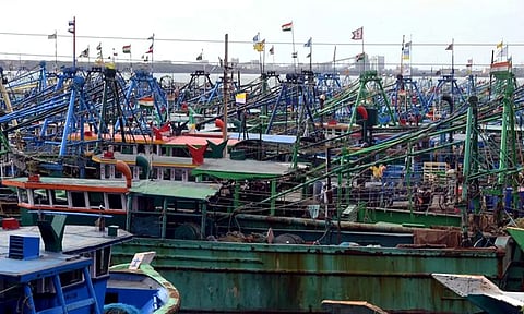 நெல்லை, தூத்துக்குடியில் 2-வது நாளாக மீனவர்கள் கடலுக்கு செல்லவில்லை