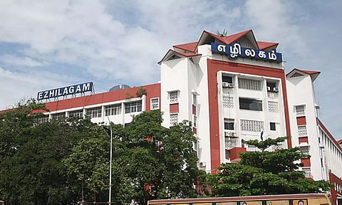 எழிலகத்தில் லஞ்ச ஒழிப்பு போலீஸ் அதிரடி சோதனை: உதவி செயற்பொறியாளர் அறையில் ரூ.2 லட்சம் பணம் சிக்கியது