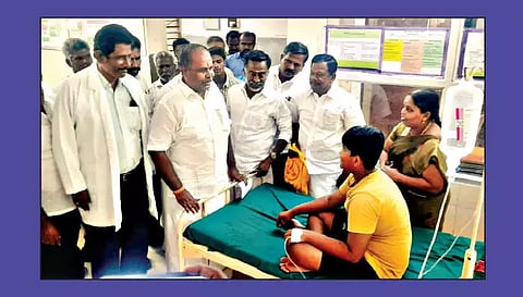 மாணவர்களை சந்தித்து நலம் விசாரித்த முன்னாள் அமைச்சர் ஆர்.பி.உதயகுமார்.