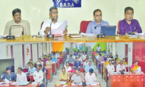 குமரி மாவட்டத்தில் உள்ள பள்ளி கட்டிடத்தின் உறுதி தன்மையை அதிகாரிகள் ஆய்வு செய்ய வேண்டும்