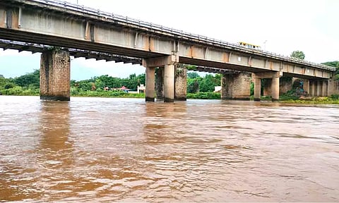 பில்லூர் அணைக்கு நீர்வரத்து தொடர்ந்து அதிகரிப்பு