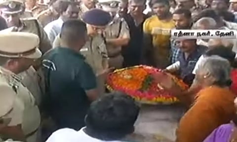 டிஐஜி விஜயகுமார் உடலுக்கு, டிஜிபி சங்கர் ஜிவால், சைலேந்திரபாபு நேரில் அஞ்சலி