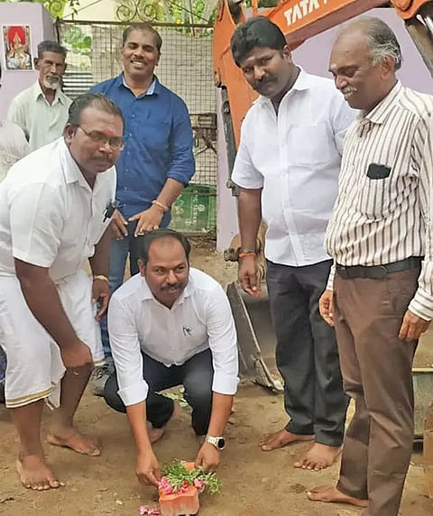 ஆத்தூர் பேரூராட்சியில் பேவர் பிளாக் சாலை, கழிவு நீர் வடிகால் அமைக்கும் பணி தொடக்கம்