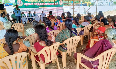 விவசாயிகள் 4-வது நாளாக காத்திருப்பு போராட்டம்