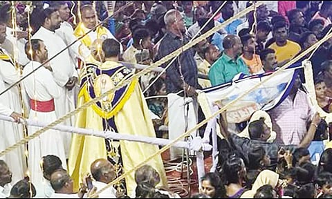 கூடங்குளம் புனித அன்னம்மாள் ஆலய திருவிழா கொடியேற்றம்