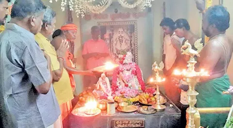 குருபூஜை நடந்தபோது எடுத்த படம்.