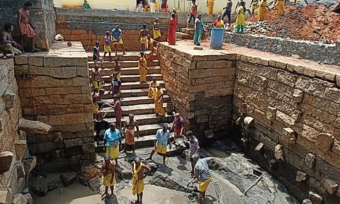 தக்கலை அருகே கோவில் குளத்தை மீட்ட சிவனடியார்களுக்கு பொதுமக்கள் பாராட்டு