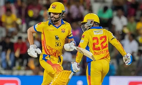 டி.என்.பி.எல். பைனலை உறுதி செய்யுமா நெல்லை..? 186 ரன்கள் இலக்கு நிர்ணயித்தது திண்டுக்கல் டிராகன்ஸ்