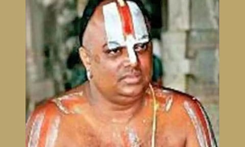 பாலியல் வழக்கில் சிக்கிய சதுர்வேதி சாமியார் தேடப்படும் குற்றவாளியாக அறிவிப்பு- வருகிற 31-ந்தேதிக்குள் ஆஜராக உத்தரவு