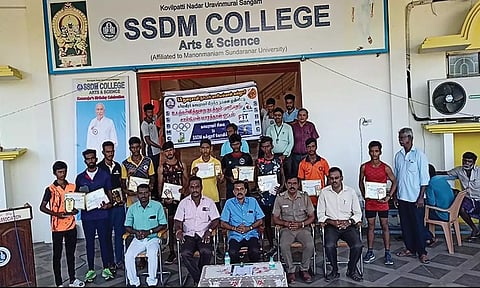 பரிசளிப்பு விழா நடைபெற்றபோது எடுத்த படம்.