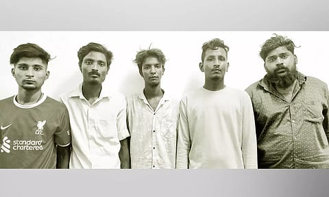 செல்பி எடுப்பது போல் நடித்து ஆட்டோவில் ஆடு திருடிய சென்னை வாலிபர்கள்