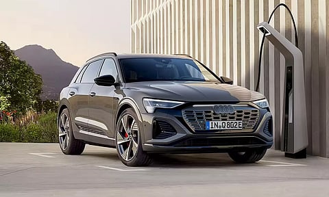 600 கிமீ ரேன்ஜ் வழங்கும் புது எலெக்ட்ரிக் கார்கள் - ஆடி அதிரடி!