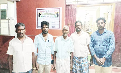 சாலையில் சுற்றித்திரிந்த முதியவர் மீட்பு