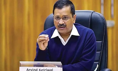 செல்பி எடுக்க சென்று உயிரிழக்காதீர்கள்: டெல்லி மக்களுக்கு கெஜ்ரிவால் வேண்டுகோள்
