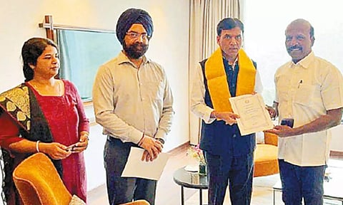 6 மாவட்டங்களில் புதிய மருத்துவக் கல்லூரிகளை நிறுவ வேண்டும்- மத்திய மந்திரியிடம் மா.சுப்பிரமணியன் வலியுறுத்தல்