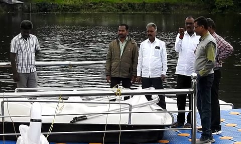 நட்சத்திர ஏரியில் ஆய்வு மேற்கொண்ட அதிகாரிகள்.