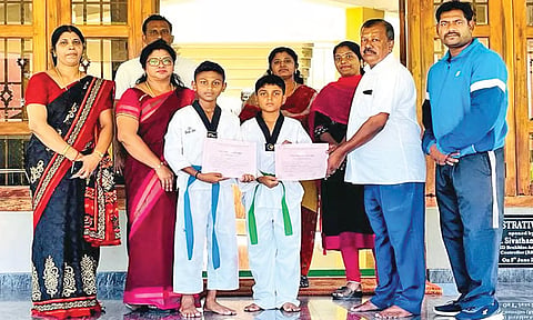 காமரின் சர்வதேச பள்ளி மாணவர்களுக்கு பாராட்டு
