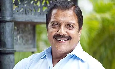 மாணவர்கள் கவனம் சிதறாமல் வாழ்க்கையில் முன்னேற வேண்டும்– சிவகுமார்