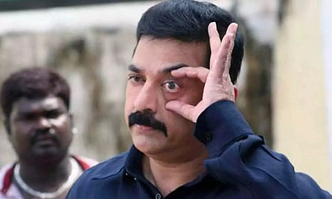 ரீ ரிலீஸிலும் இத்தனை கோடிகளா..! வாய்பிளக்க வைத்த வேட்டையாடு விளையாடு வசூல்