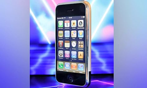 ரூ.1.5 கோடிக்கு ஏலம் போன பழைய மாடல் ஆப்பிள் ஐ-போன்