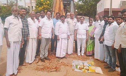 கும்மிடிப்பூண்டி ஒன்றியத்தில் 5 சாலைகள் அமைக்கும் பணி