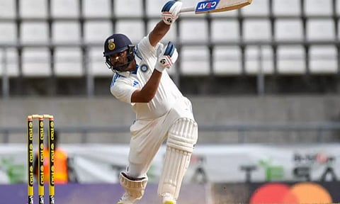 ரோகித் சர்மா, ஜெய்ஸ்வால் அரை சதம் - முதல் நாள் உணவு இடைவேளையில் இந்தியா 121/0