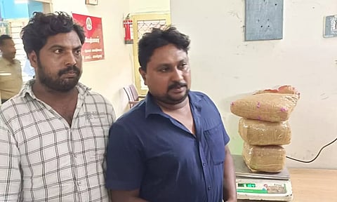 கஞ்சாவுடன் கைதான வாலிபர்கள்.