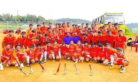 ஆக்கி மண்டல போட்டி-குன்னூர் பள்ளி வெற்றி