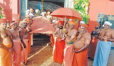 திருச்செந்தூர் அய்யா வைகுண்டர் அவதாரபதியில் ஆடி திருவிழா கொடியேற்றத்துடன் தொடங்கியது