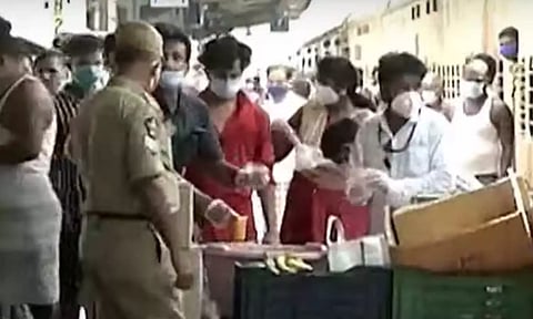 ஆந்திர மாநில ரெயில் நிலையங்களில் பொதுப்பெட்டி பயணிகள் வசதிக்காக குறைந்த விலை உணவகங்கள்