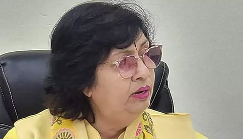 தக்காளி சாப்பிடுவதை நிறுத்துங்கள்.. விலை தானாக குறையும்- உ.பி அமைச்சர்